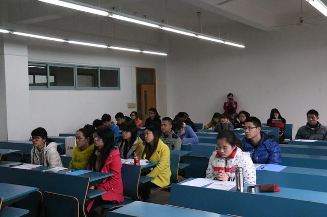 6.认真听讲的同学们2