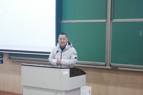 有机硅重点实验室创始人、材化学院创院院长来国桥教授发言